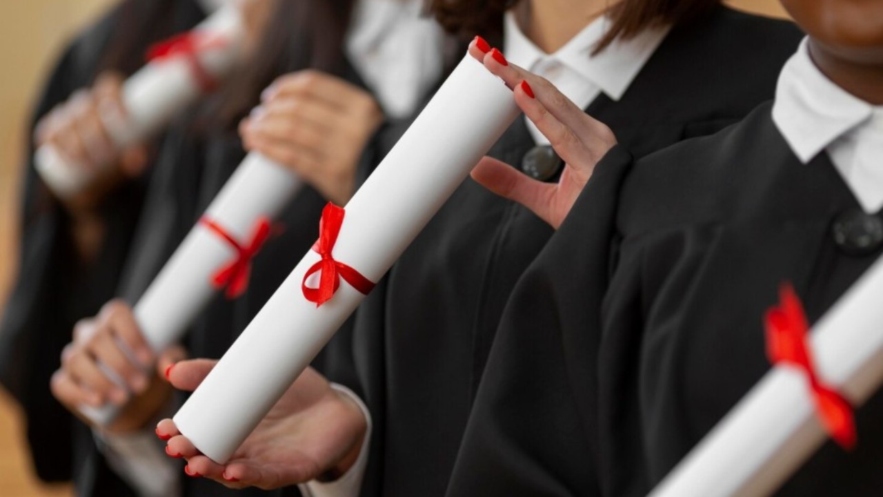 Polêmica sobre diplomas universitários: denúncias  contradizem versão da UNISUD sobre período investigado  