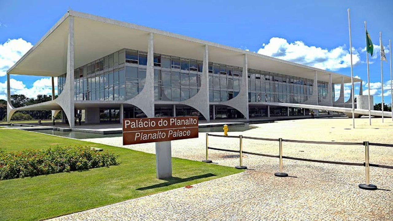 A BLINDAGEM ROMPIDA: A operação que pegou o Planalto de surpresa e deixou o líder de Lula sob a mira da PF  